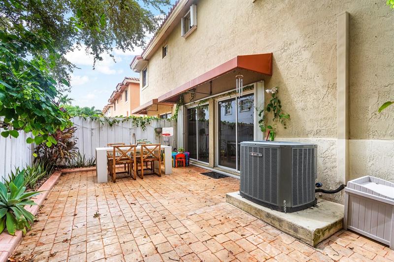 Image 31 of 52 For 9401 77th Ct  9401