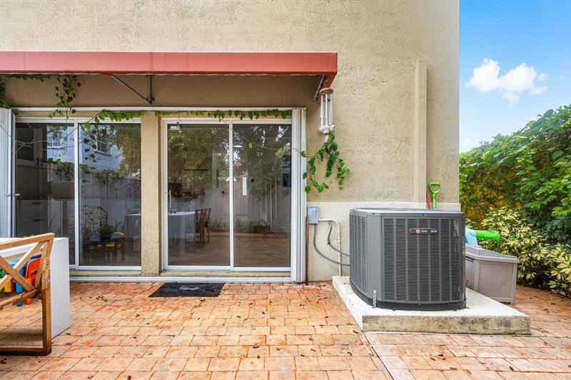 Image 33 of 52 For 9401 77th Ct  9401
