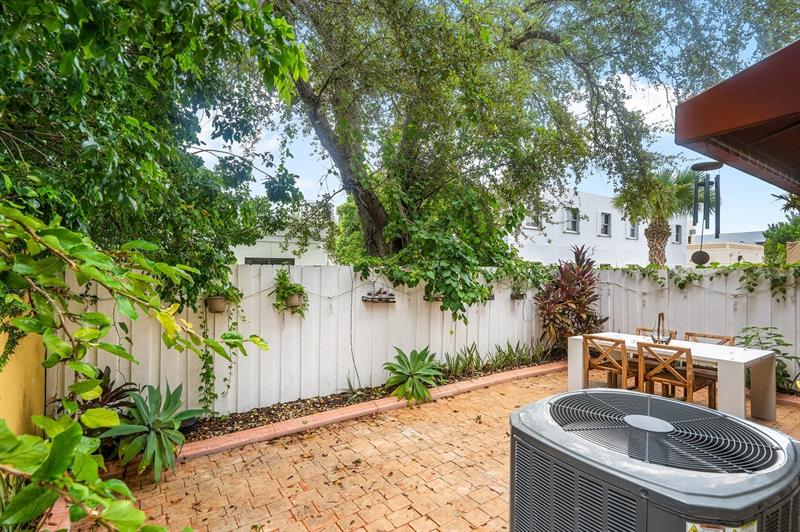 Image 34 of 52 For 9401 77th Ct  9401