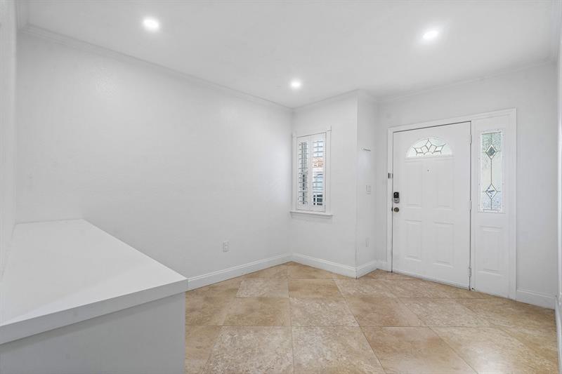 Image 5 of 52 For 9401 77th Ct  9401