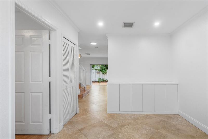Image 6 of 52 For 9401 77th Ct  9401