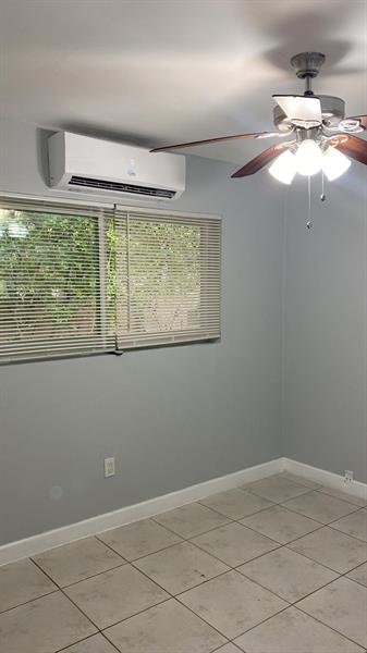 Image 11 of 13 For 6224 Miramar Pkwy  12