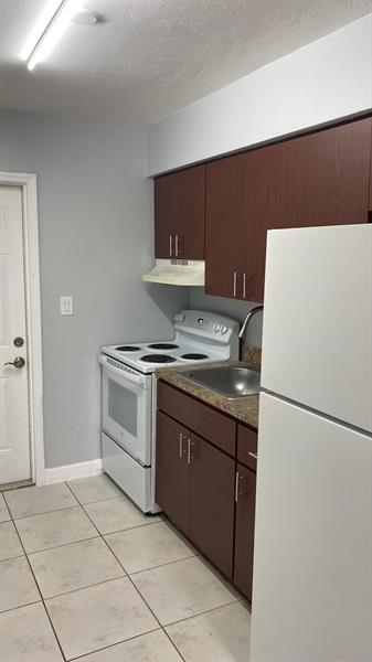 Image 3 of 13 For 6224 Miramar Pkwy  12