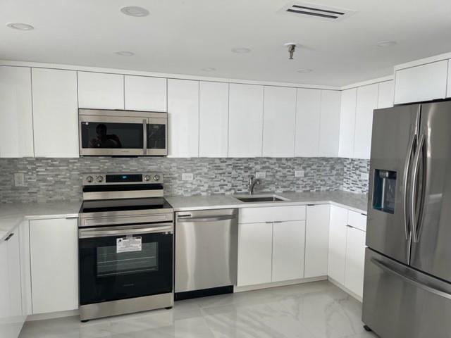 Image 13 of 24 For 20505 Country Club Dr  637