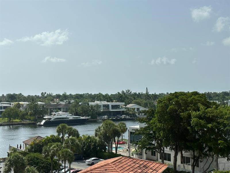 Image 9 of 24 For 20505 Country Club Dr  637