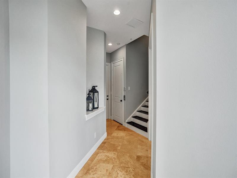 Image 6 of 53 For 58 Via Floresta Dr