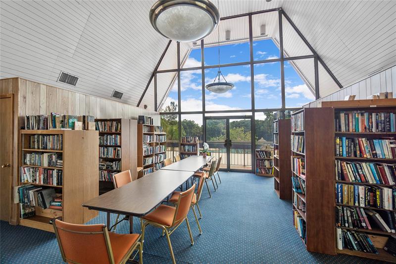 Image 29 of 38 For 3241 Holiday Springs Blvd  210