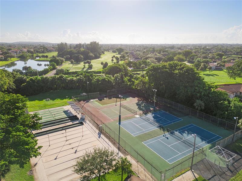 Image 33 of 38 For 3241 Holiday Springs Blvd  210