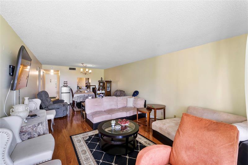 Image 8 of 38 For 3241 Holiday Springs Blvd  210