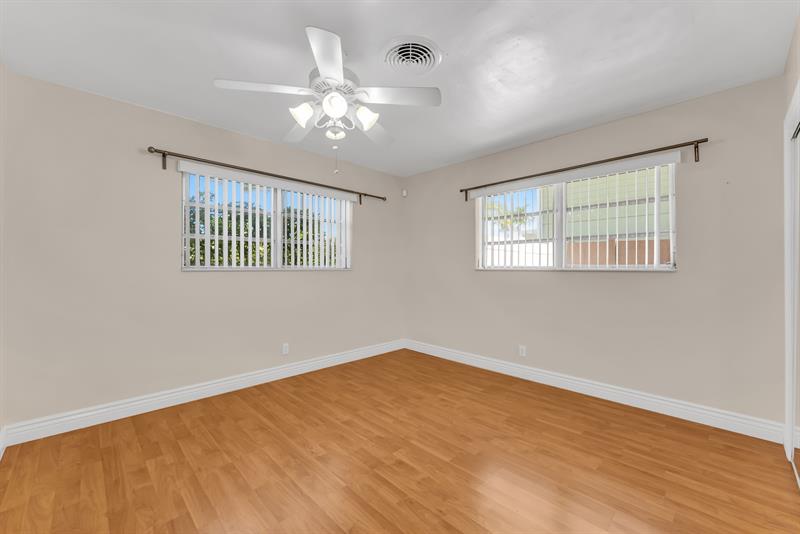 Image 17 of 34 For 2940 19th St