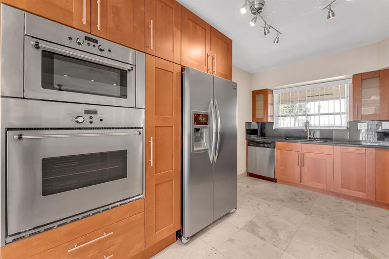 Image 3 of 34 For 2940 19th St