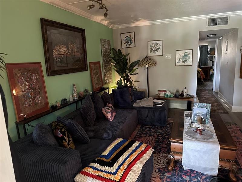 Image 6 of 7 For 2800 14th Street Cswy  203