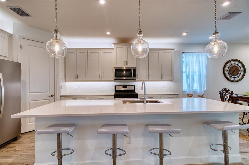 Image 16 of 79 For 10407 Aquila Way