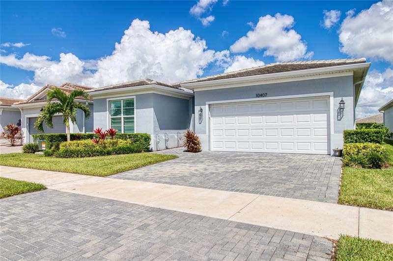 Image 3 of 79 For 10407 Aquila Way