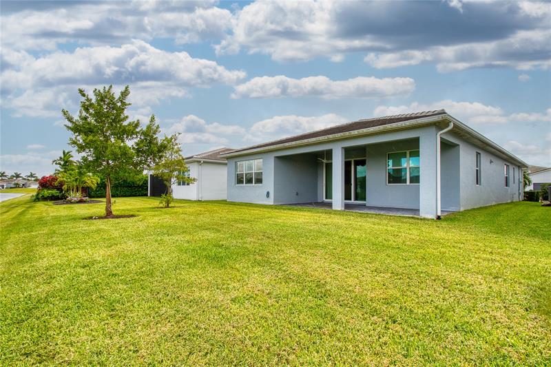 Image 7 of 79 For 10407 Aquila Way