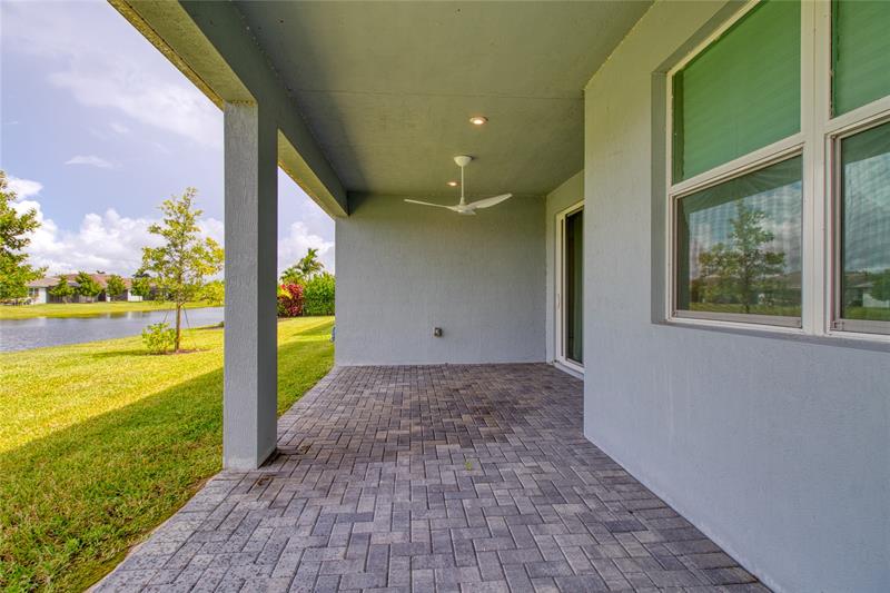 Image 8 of 79 For 10407 Aquila Way