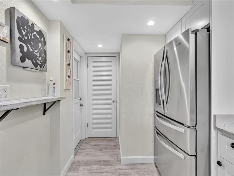 Image 11 of 78 For 1609 Riverside Dr  204