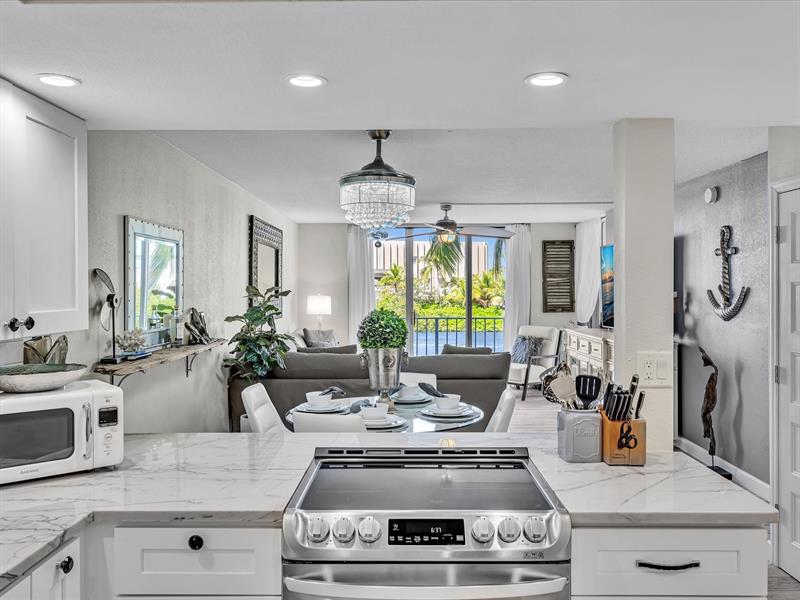 Image 16 of 78 For 1609 Riverside Dr  204