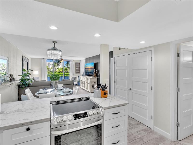 Image 17 of 78 For 1609 Riverside Dr  204