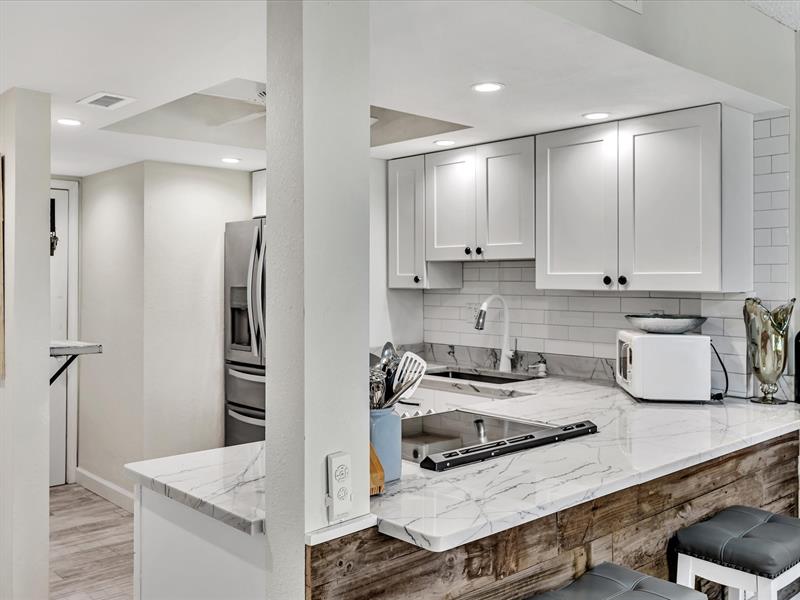Image 23 of 78 For 1609 Riverside Dr  204