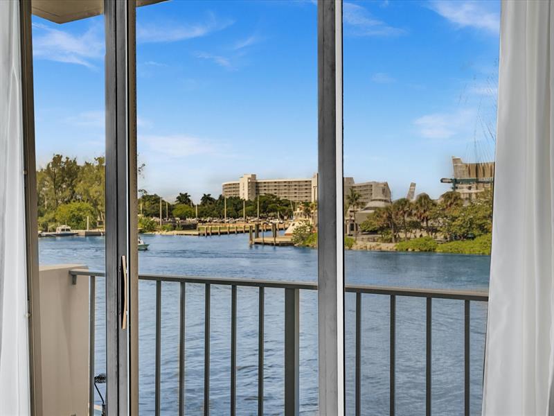 Image 31 of 78 For 1609 Riverside Dr  204