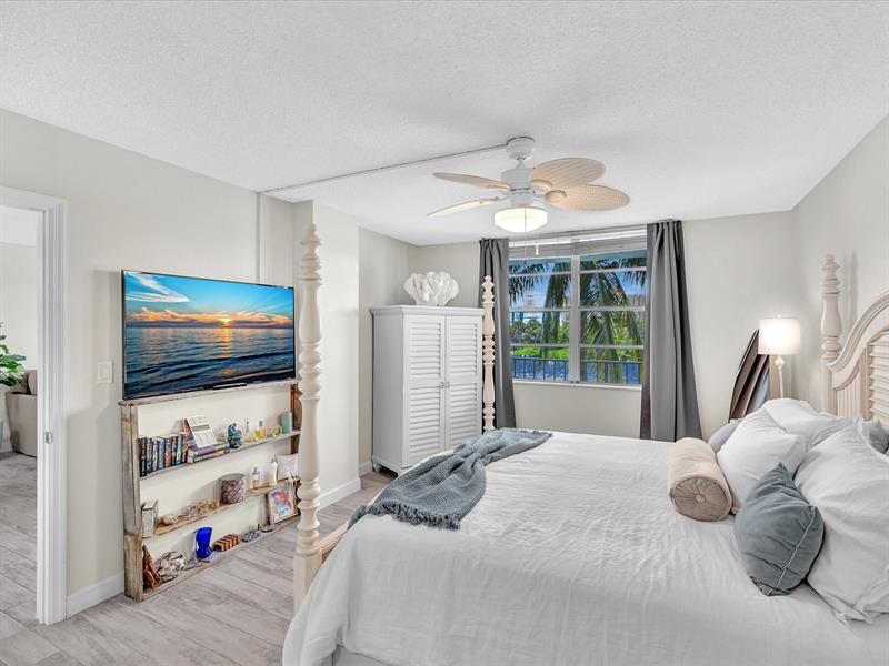 Image 46 of 78 For 1609 Riverside Dr  204
