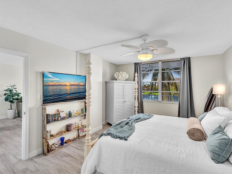 Image 49 of 78 For 1609 Riverside Dr  204