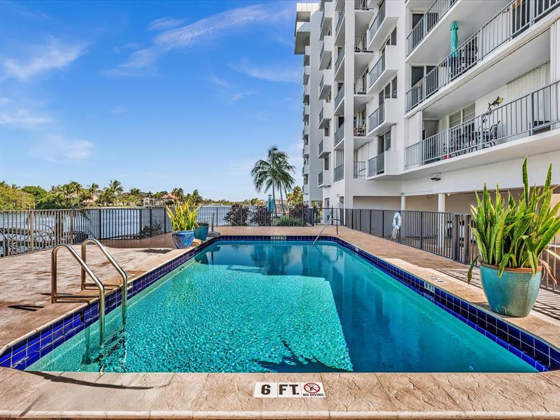 Image 59 of 78 For 1609 Riverside Dr  204
