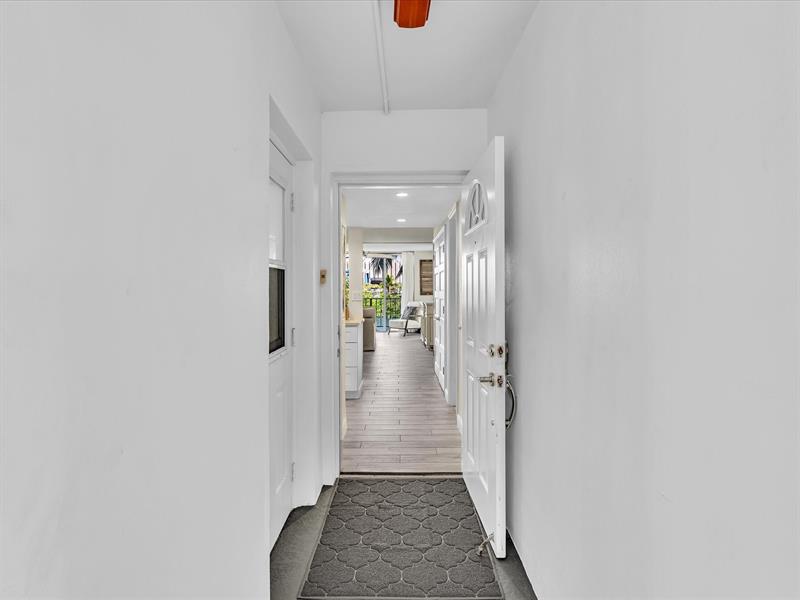 Image 6 of 78 For 1609 Riverside Dr  204