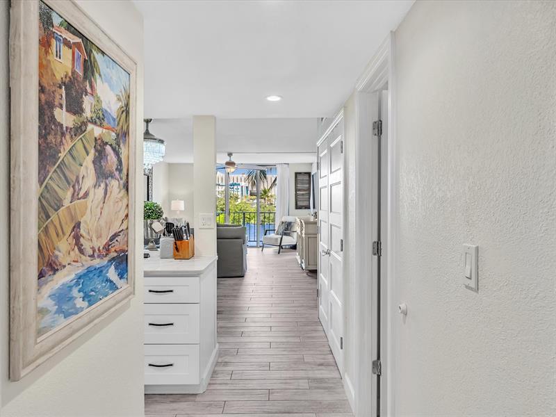 Image 7 of 78 For 1609 Riverside Dr  204