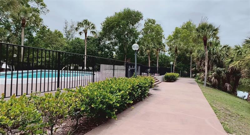 Image 33 of 34 For 3100 Riverside Dr  307