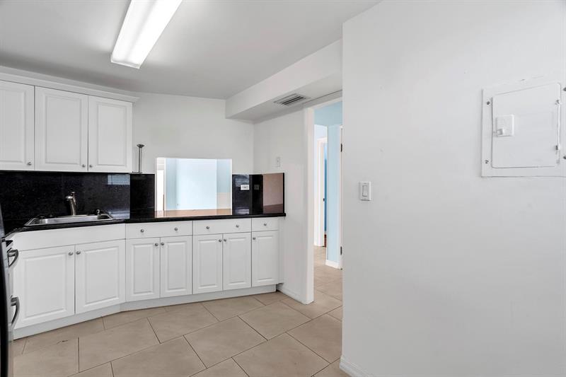 Image 10 of 36 For 1690 191st St  405-1