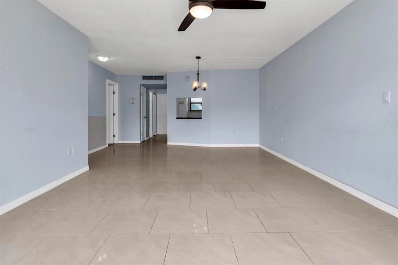 Image 25 of 36 For 1690 191st St  405-1