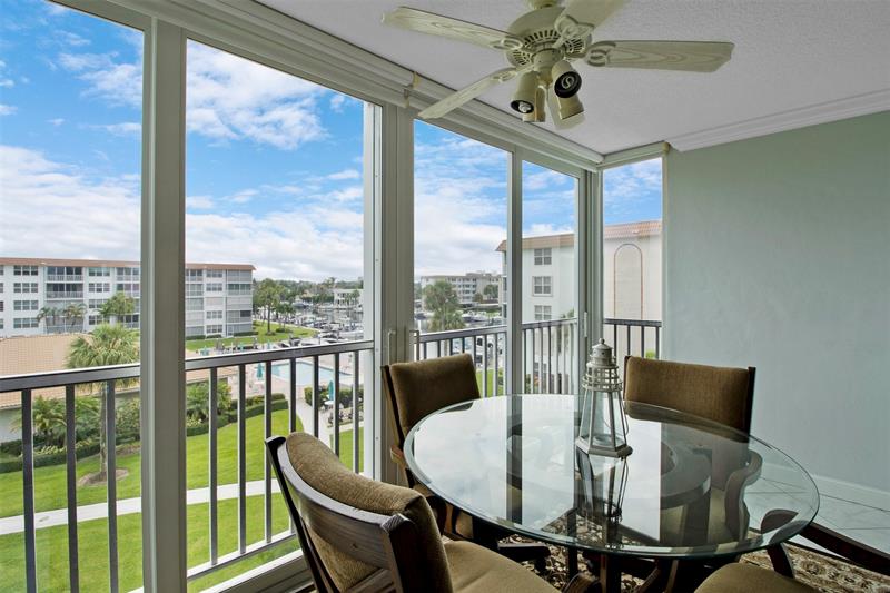 Image 13 of 42 For 2525 Florida Blvd  431
