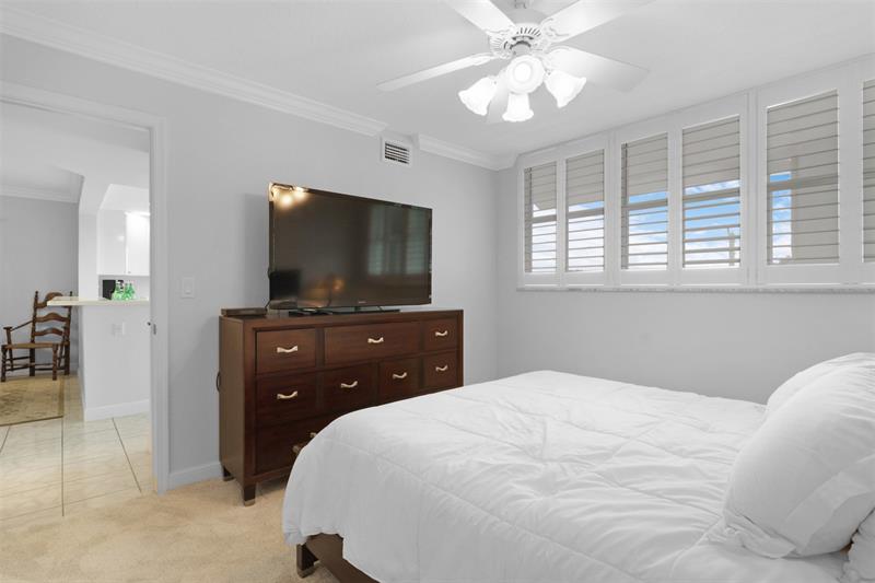 Image 21 of 42 For 2525 Florida Blvd  431