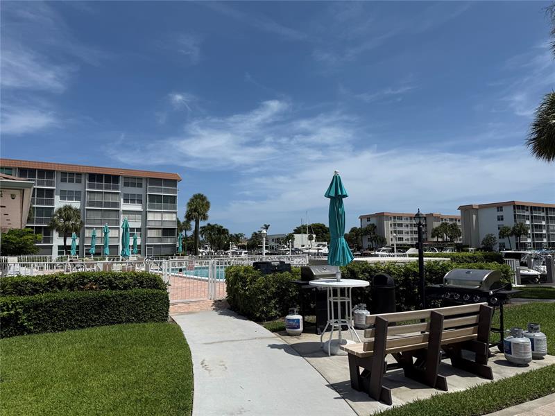 Image 27 of 42 For 2525 Florida Blvd  431
