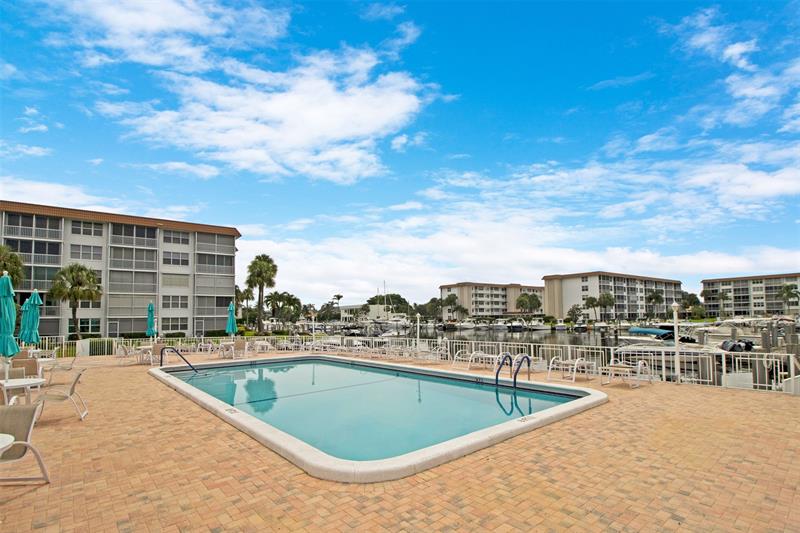 Image 30 of 42 For 2525 Florida Blvd  431
