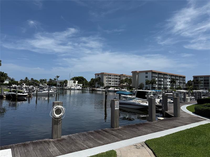 Image 31 of 42 For 2525 Florida Blvd  431