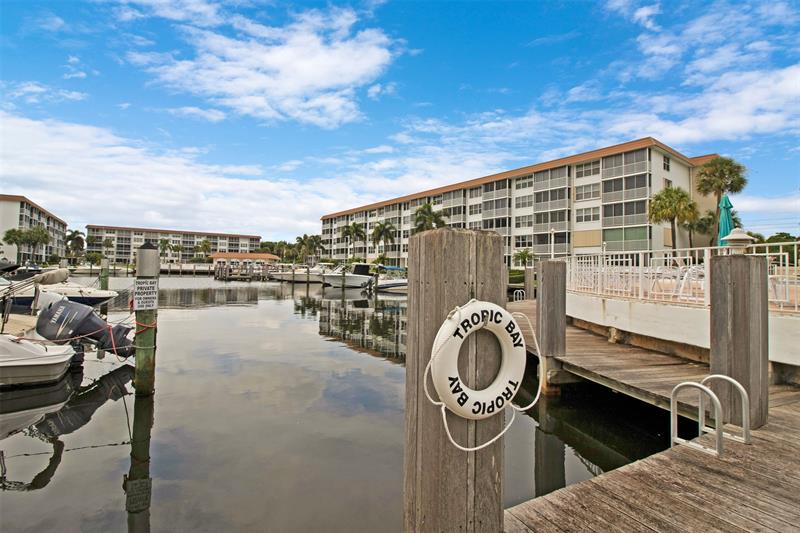 Image 32 of 42 For 2525 Florida Blvd  431