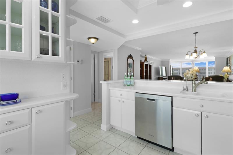 Image 7 of 42 For 2525 Florida Blvd  431