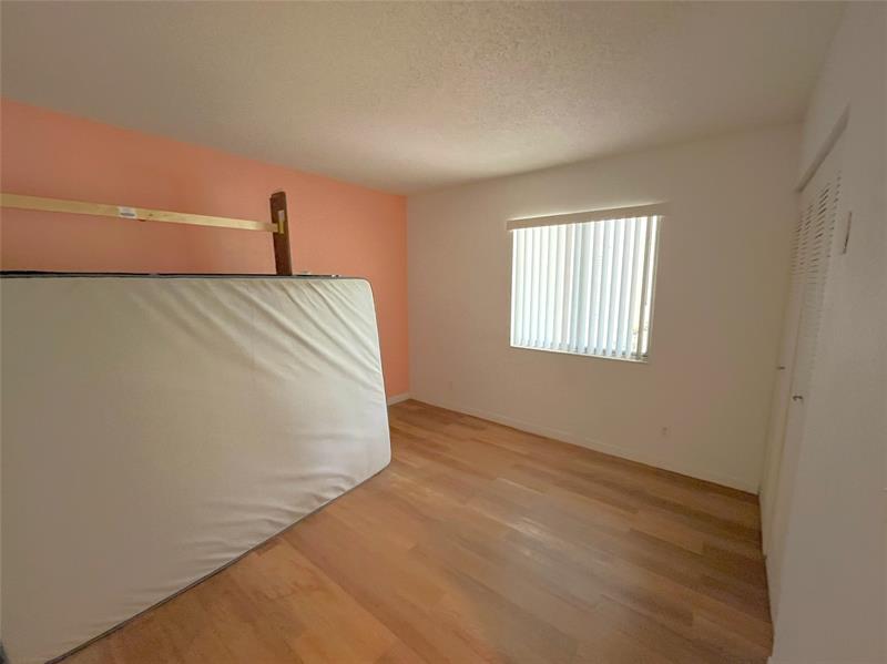 Image 10 of 38 For 7267 Huntington Ln  104
