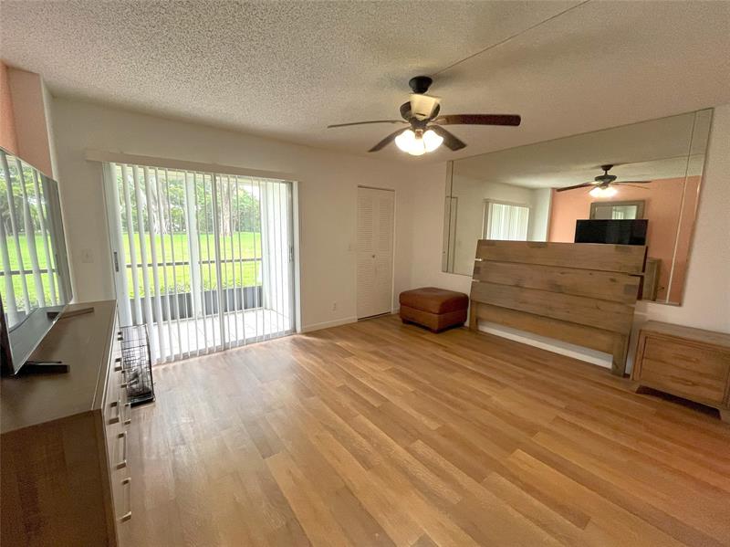 Image 12 of 38 For 7267 Huntington Ln  104