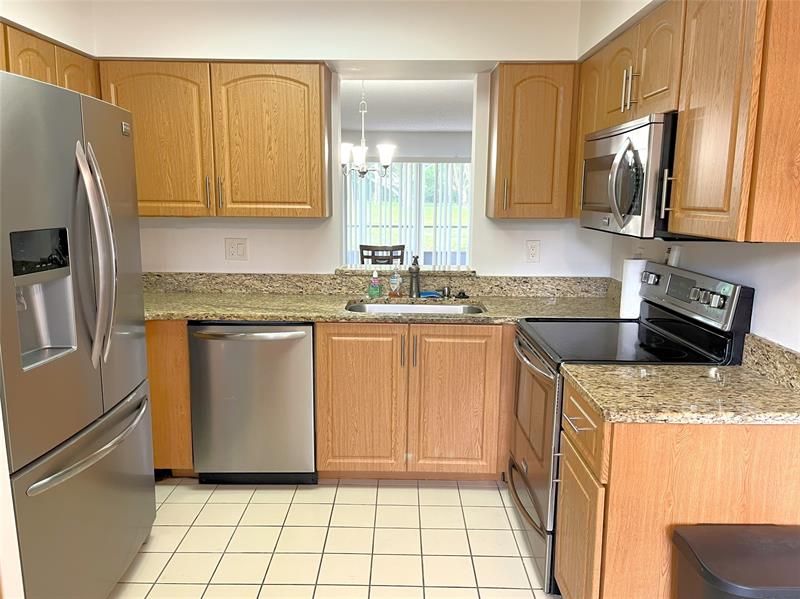 Image 4 of 38 For 7267 Huntington Ln  104