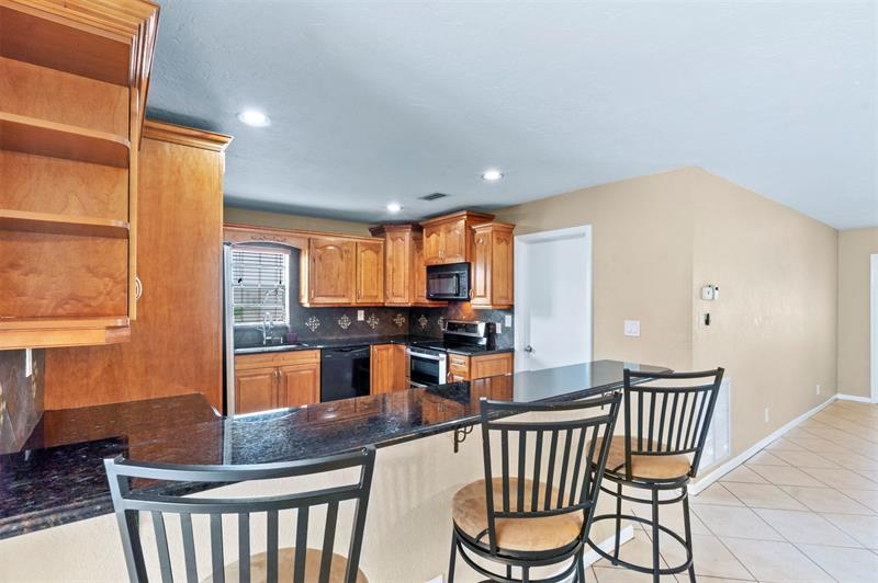 Image 10 of 40 For 8240 94th Ave