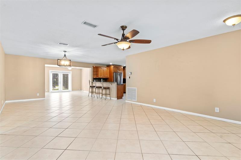 Image 14 of 40 For 8240 94th Ave