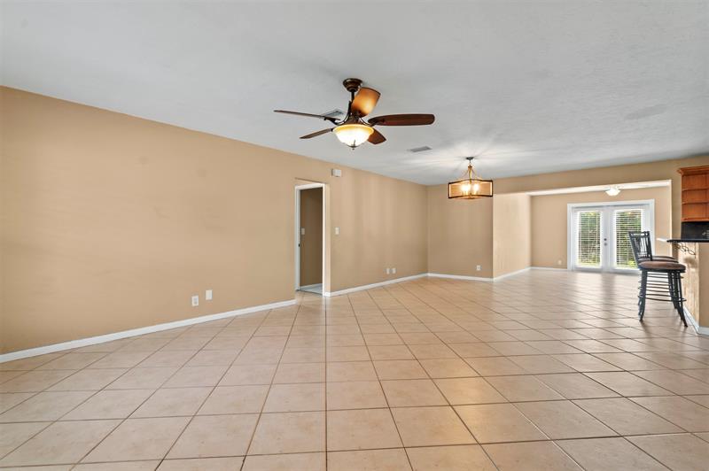 Image 15 of 40 For 8240 94th Ave
