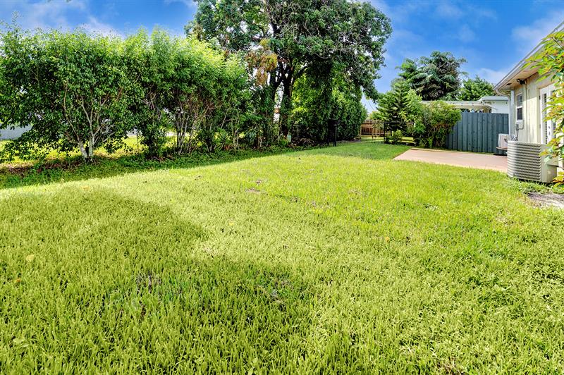 Image 33 of 40 For 8240 94th Ave