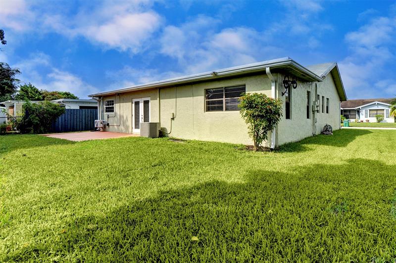 Image 34 of 40 For 8240 94th Ave