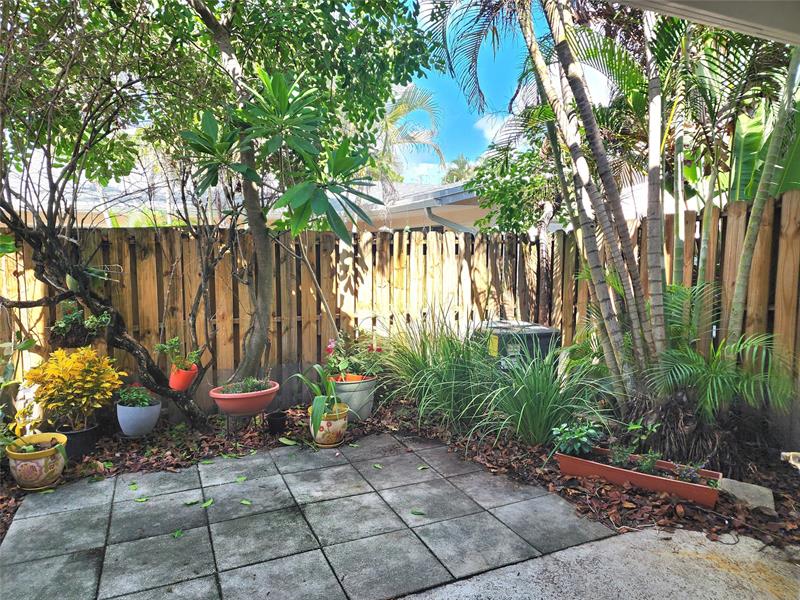 Image 17 of 30 For 919 13th St  2