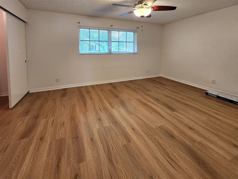 Image 24 of 30 For 919 13th St  2